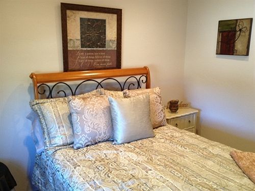 Rock House Hideaway Complex Фредериксбург Екстериор снимка