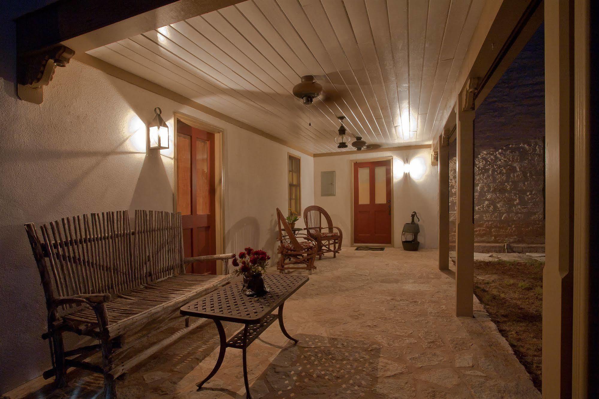 Rock House Hideaway Complex Фредериксбург Екстериор снимка